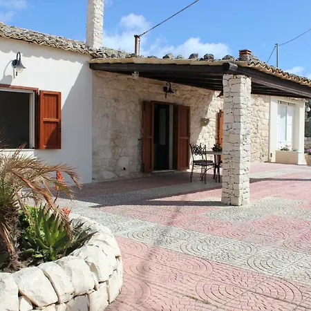 Clara Villa