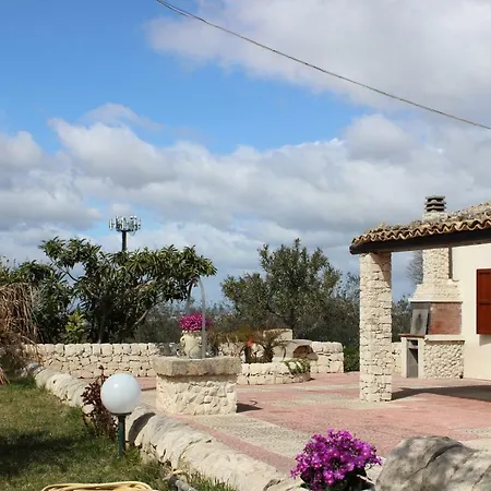 Clara Villa Chiaramonte Gulfi